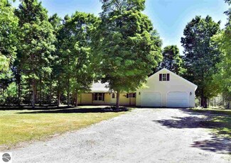 2737 Algonquin, Interlochen, MI 49643