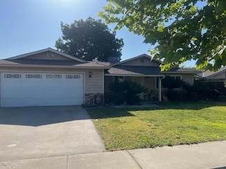 860 S Kazarian St, Tulare, CA 93274
