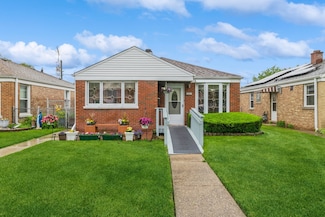3528 Ernst St, Franklin Park, IL 60131