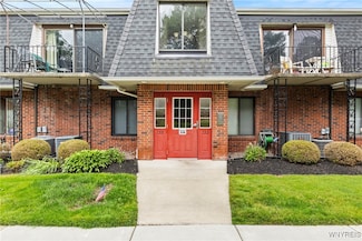 75B Foxberry Dr, Getzville, NY 14068