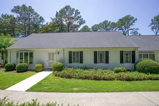 33 Village Green Cir, Southern Pines, NC 28387