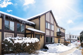 1342 Inverrary Ln Unit 12C, Palatine, IL 60074