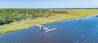 203 Dell Ln, Brunswick, GA 31523