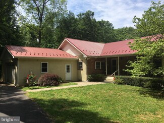 59 Cemetery Rd, Woodstown, NJ 08098