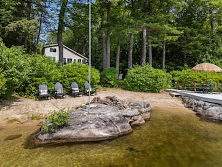 7 Papoose Island Rd, Raymond, ME 04071
