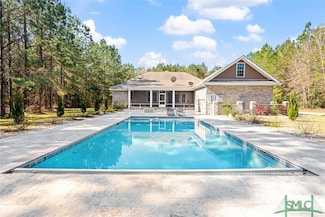 625 Bodaford Rd, Richmond Hill, GA 31324