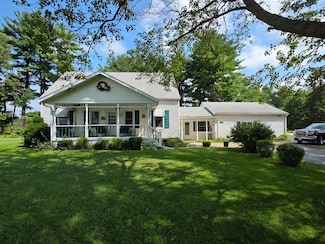 4404 Emerson Rd, Sterling, IL 61081