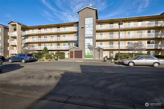 262 Oyhut Bay Blvd SW Unit 401, Ocean Shores, WA 98569