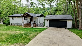 2498 Moudon Dr, Millersburg, OH 44654
