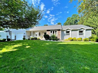 1675 Lakeview Dr, Tiffin, OH 44883