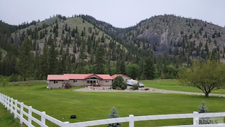 10 Cameron Dr, North Fork, ID 83466