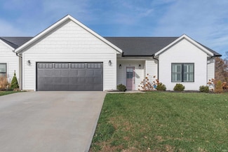 902 Stonehenge Dr, Bedford, IN 47421