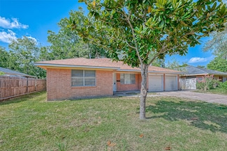 718 Hohl St, Houston, TX 77022