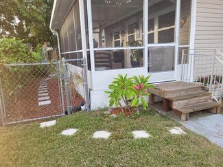 207 52nd Avenue Blvd W, Bradenton, FL 34207