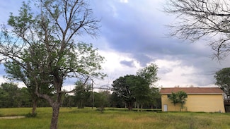 1284 Beaver Creek Dr, Caldwell, TX 77836