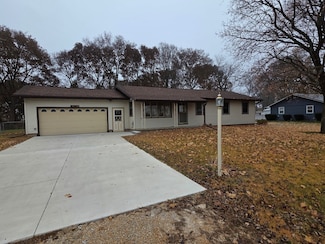 28660 Woodside Dr, Rock Falls, IL 61071