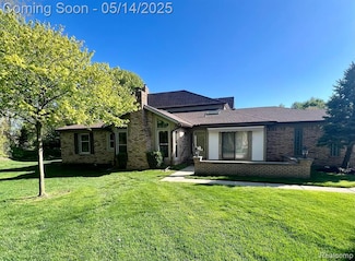49421 Northwood Ct, Shelby Charter Township, MI 48315