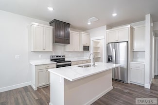 824 E Sunnyside Rd Unit 2, Idaho Falls, ID 83404