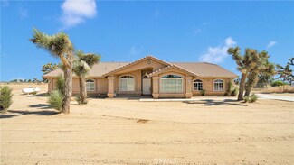 6224 La Mesa Rd, Phelan, CA 92371