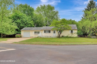 2 Westwood Dr, Howell, NJ 07731