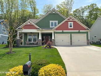 1604 Clearmill Dr, Lenoir City, TN 37772