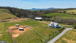 374 Finley Rd, Raphine, VA 24472