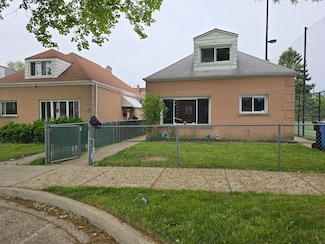 2130 W Highland Ave, Chicago, IL 60659