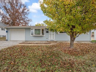302 N Moore St, Waterloo, IL 62298