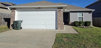 1144 S Jaybird Ln, Fayetteville, AR 72701