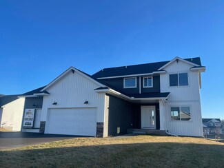 6664 Heritage Ave, Lino Lakes, MN 55038