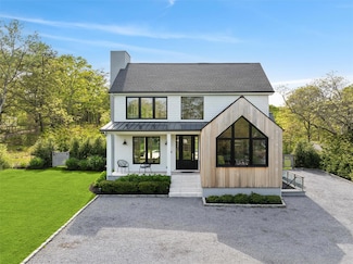 28 Canoe Place Rd, Hampton Bays, NY 11946