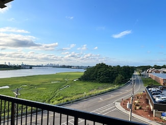 133 Commander Shea Blvd Unit 514, Quincy, MA 02171
