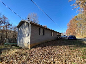 1681 Pumphouse Rd, Mitchell, IN 47446