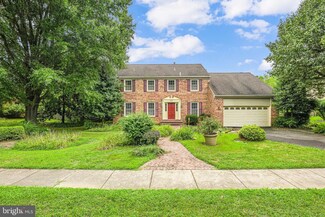 6217 Homespun Ln, Falls Church, VA 22044