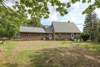 24 Lawrence Rd, Weare, NH 03281