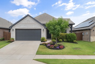 1345 Queens Brook Ln, Fort Worth, TX 76140