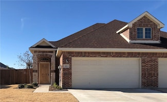 927 Skyview Dr, Midlothian, TX 76065