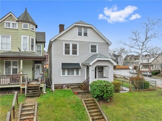 906 9th Ave, Beaver Falls, PA 15010