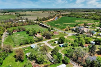 312 6th St, Verden, OK 73092