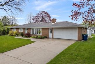 265 Antoine Dr, Port Washington, WI 53074