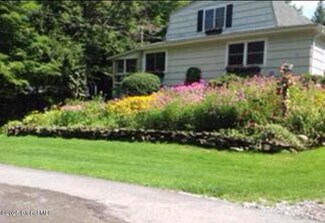 13 Ko Ln, East Berne, NY 12059