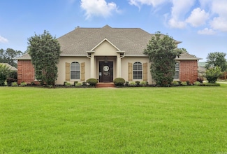 13 Greystone Blvd, Cabot, AR 72023