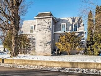 324 Railroad St, Hudson, MI 49247