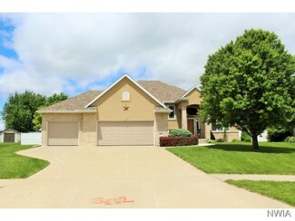 605 Winfield Cir, Sergeant Bluff, IA 51054