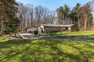 1225 Jeffrey Ln, Saline, MI 48176