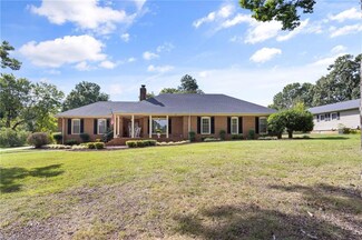 2018 Edgewood Ave, Burlington, NC 27215