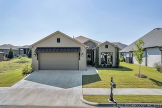 1102 W 85th St S, Tulsa, OK 74132