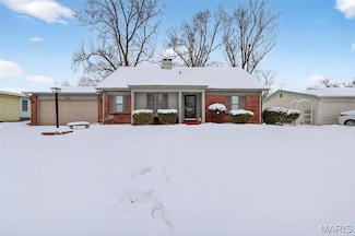 2042 Shoreham Dr, Florissant, MO 63033