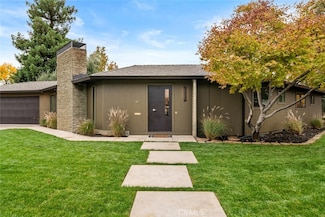 2 Kingston Cir, Chico, CA 95926