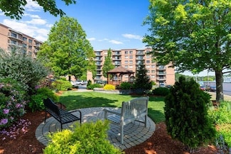 196 Locust St Unit 2-508, Lynn, MA 01904